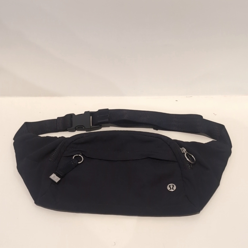 LULULEMON Navy Blue Fanny pack